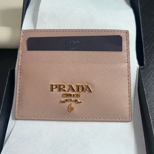 Prada leather card holder - pink. Never used, received as a gift. Comes in box